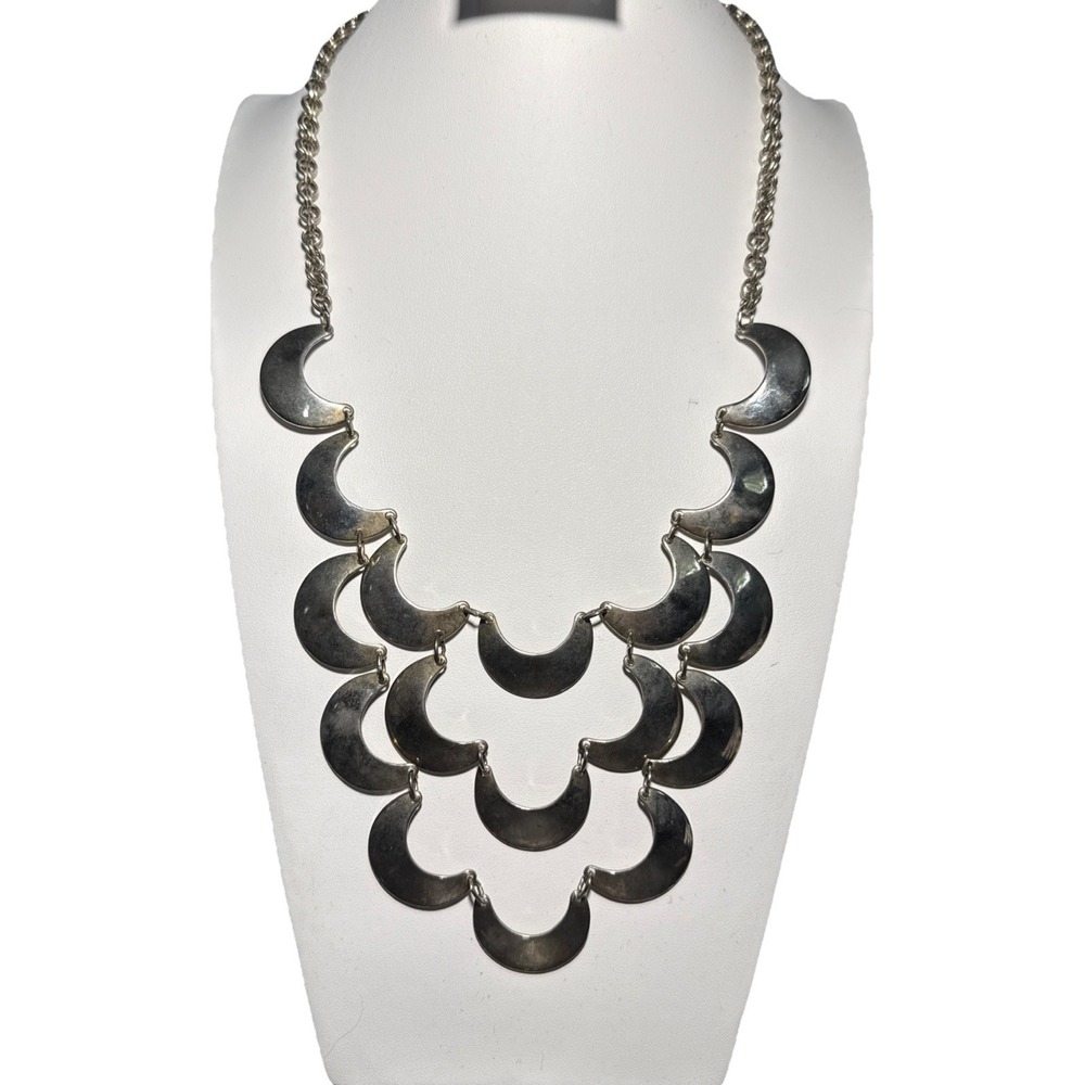 Vintage Park Lane‎ Silver Tone Scallop Bib Necklace J-10K